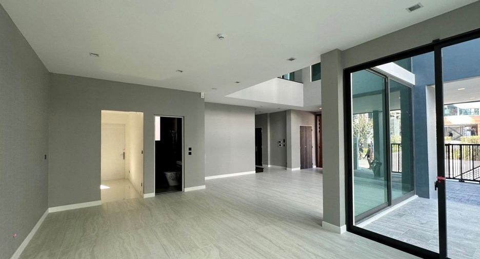 For rent 4 bedrooms house in Suan Luang, Bangkok