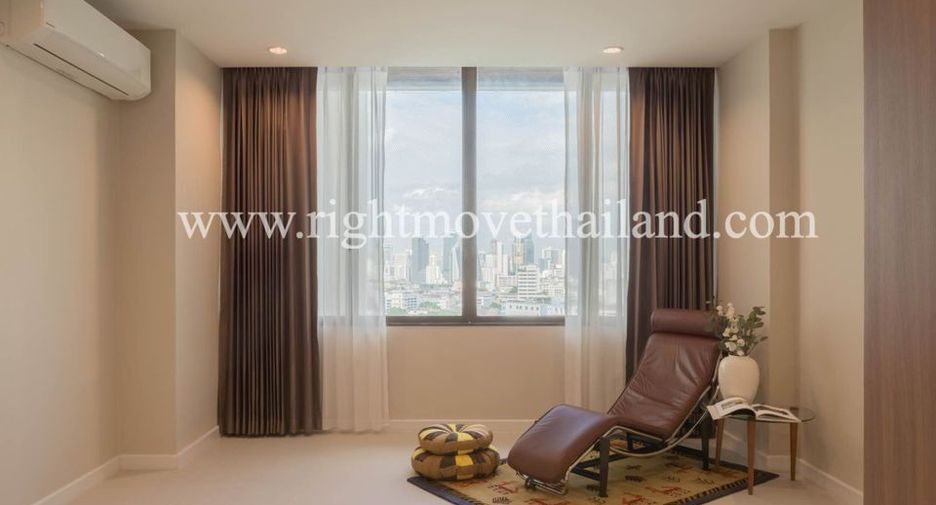 For rent 3 bedrooms condo in Bang Rak, Bangkok