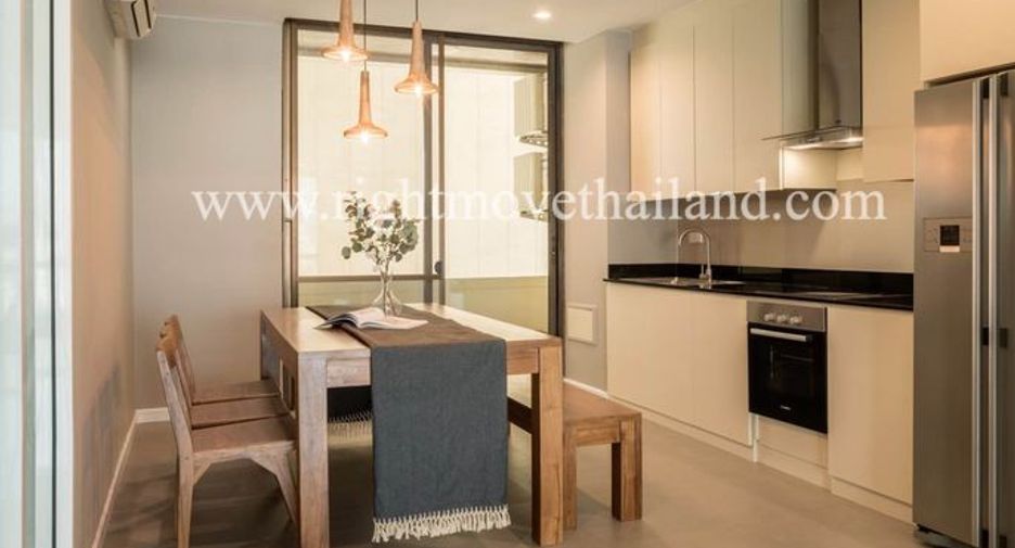 For rent 3 bedrooms condo in Bang Rak, Bangkok
