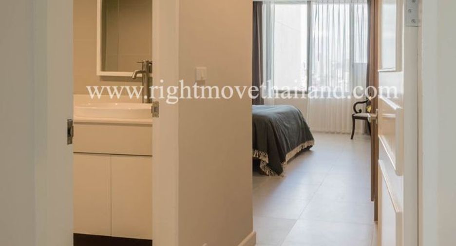 For rent 3 bedrooms condo in Bang Rak, Bangkok