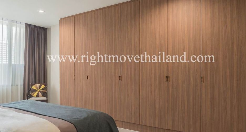 For rent 3 bedrooms condo in Bang Rak, Bangkok