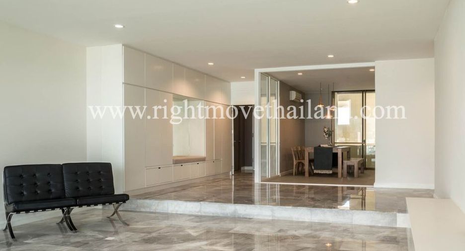 For rent 3 bedrooms condo in Bang Rak, Bangkok