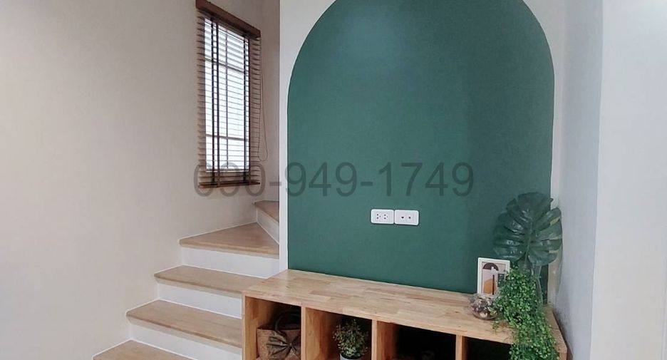 For sale 4 bedrooms townhouse in Bang Khen, Bangkok