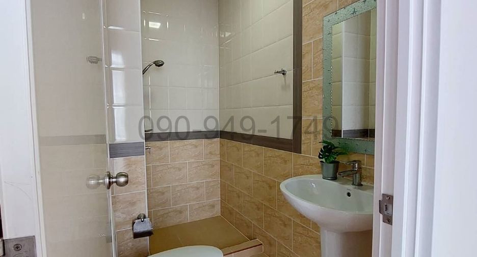 For sale 4 bedrooms townhouse in Bang Khen, Bangkok