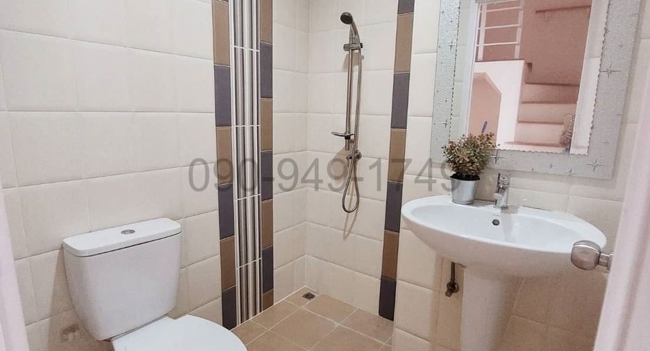 For sale 4 bedrooms townhouse in Bang Khen, Bangkok