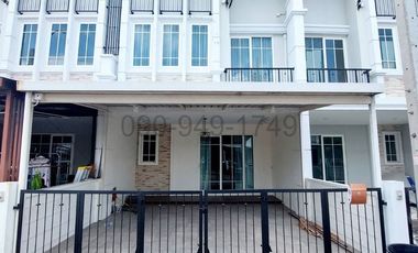 For sale 4 bedrooms townhouse in Bang Khen, Bangkok