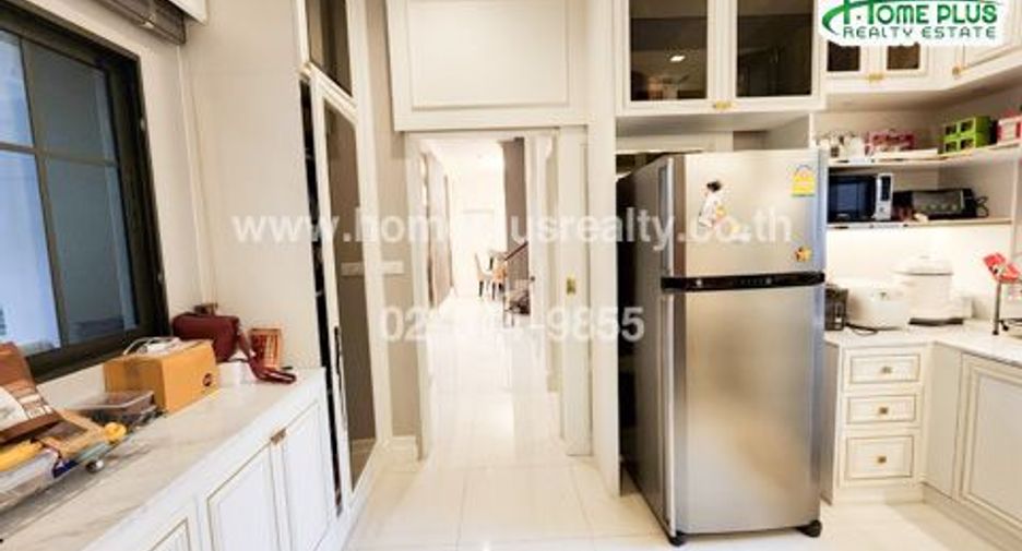 Haus zum Kauf mit 4 Zimmer in Pak Kret, Nonthaburi