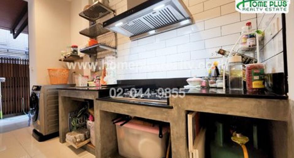 Haus zum Kauf mit 4 Zimmer in Pak Kret, Nonthaburi