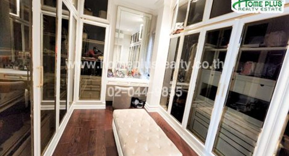 Haus zum Kauf mit 4 Zimmer in Pak Kret, Nonthaburi