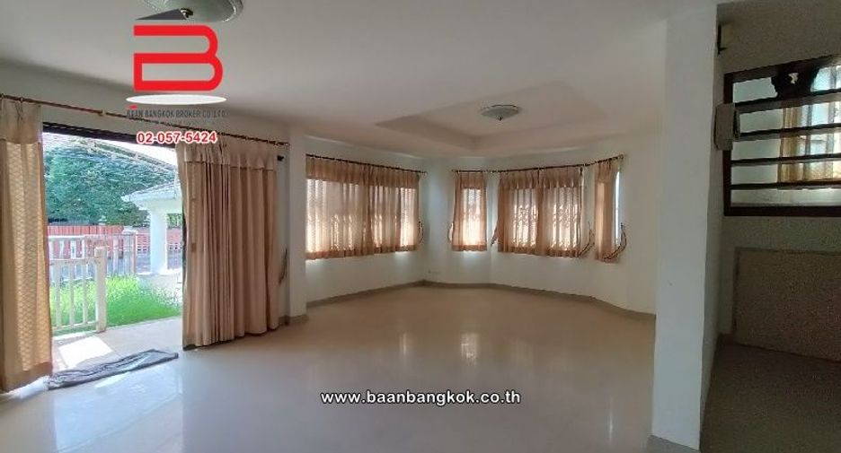 For sale 3 bed condo in Bang Bo, Samut Prakan