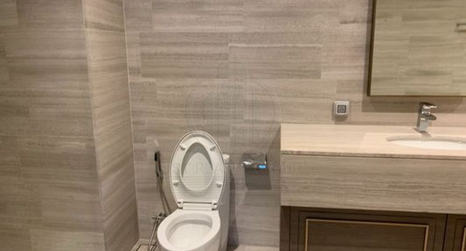 For rent and for sale 1 bed condo in Khlong Toei, Bangkok