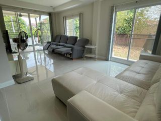 À louer et à vendre 4 chambres maison à San Kamphaeng, Chiang Mai