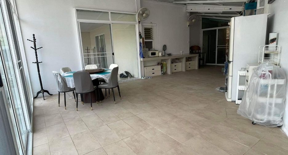 Аренда и продажа 4 спальни дом в Сан Кампаенг, Чианг Маи
