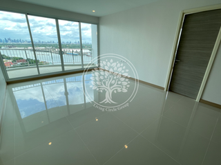 For sale 3 bedrooms condo in Yan Nawa, Bangkok