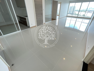 For sale 3 bedrooms condo in Yan Nawa, Bangkok