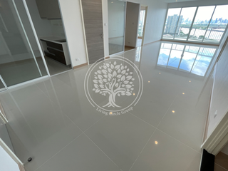 For sale 3 bedrooms condo in Yan Nawa, Bangkok
