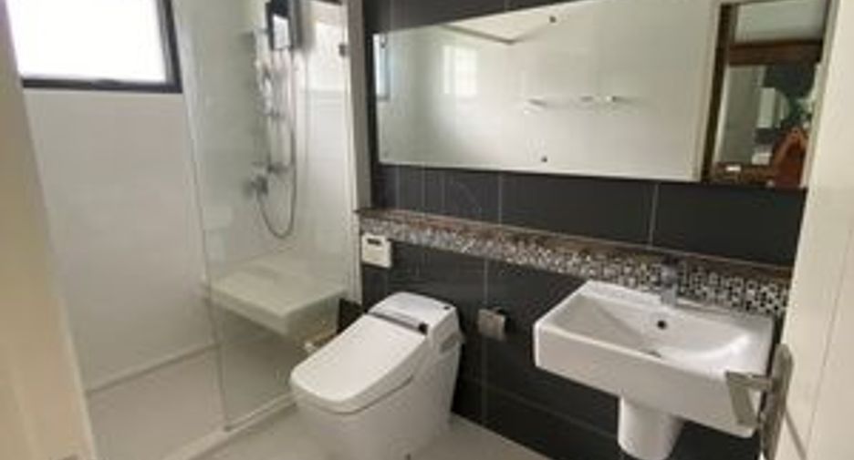 For sale 4 bedrooms house in Prawet, Bangkok