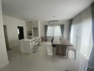 For sale 4 bedrooms house in Prawet, Bangkok