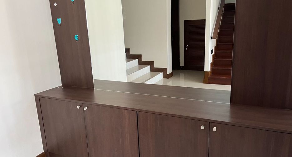 For rent and for sale 3 bedrooms villa in Kathu, Phuket