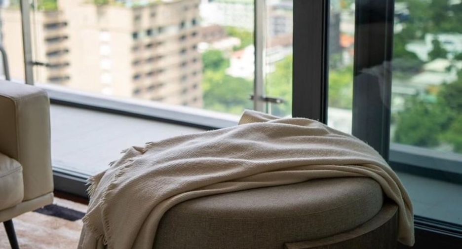 Condo en alquiler y en venta de 3 habitaciones en Watthana, Bangkok