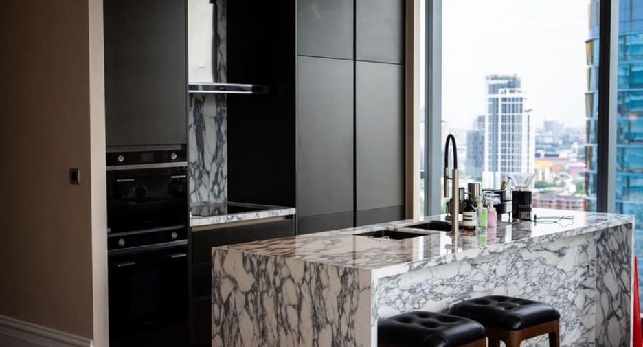 Condo en alquiler y en venta de 3 habitaciones en Watthana, Bangkok