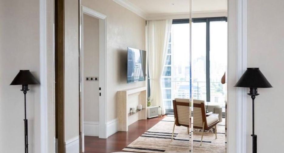 Condo en alquiler y en venta de 3 habitaciones en Watthana, Bangkok