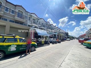For sale 3 bed retail Space in Bang Sao Thong, Samut Prakan