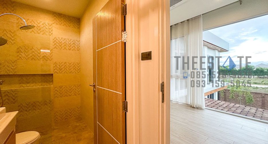 For rent 4 bedrooms house in San Kamphaeng, Chiang Mai