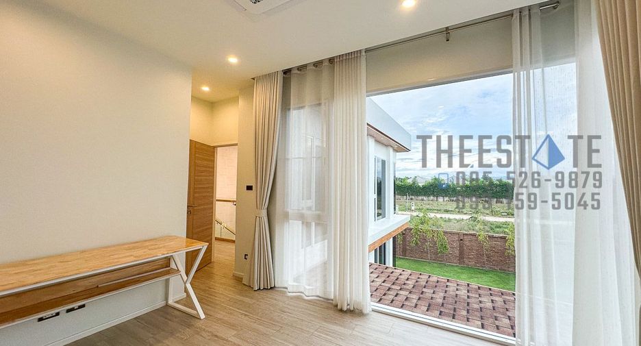 For rent 4 bedrooms house in San Kamphaeng, Chiang Mai