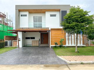 For Rent 4 Bedroom House In San Kamphaeng, Chiang Mai