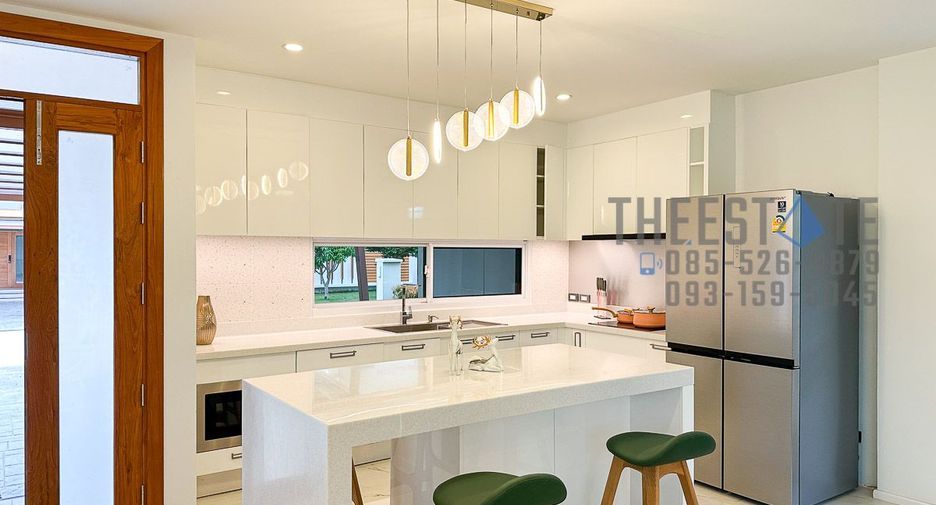 For rent 4 bedrooms house in San Kamphaeng, Chiang Mai