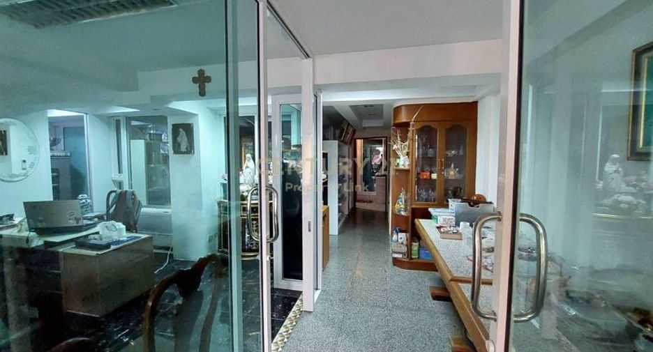 For sale 4 bedrooms retail Space in Bang Na, Bangkok