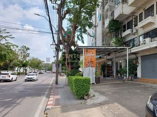 出售 4 卧室 商业空间 在 Bang Na, 曼谷