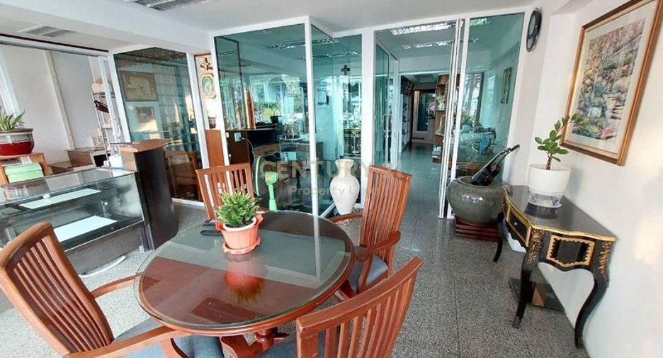 For sale 4 bedrooms retail Space in Bang Na, Bangkok