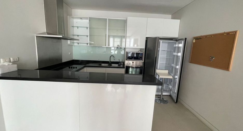 For rent 2 bedrooms condo in Khlong Toei, Bangkok