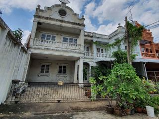 For rent 5 bed house in Phra Khanong, Bangkok