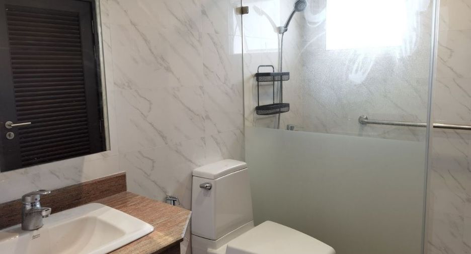 For sale 3 bed condo in Watthana, Bangkok