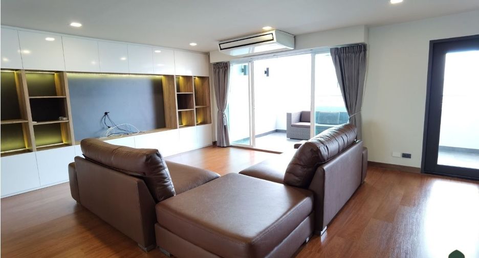 For sale 3 bed condo in Watthana, Bangkok