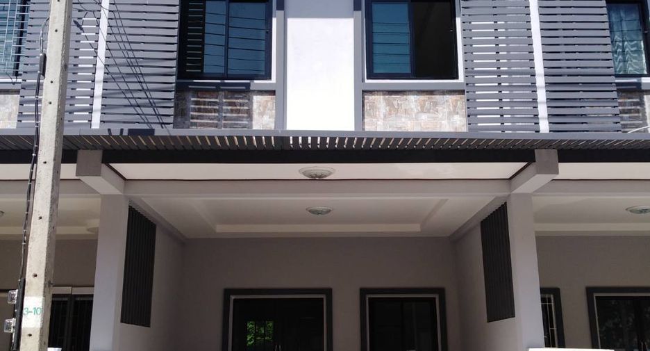 For sale 2 bed townhouse in Mueang Phetchabun, Phetchabun