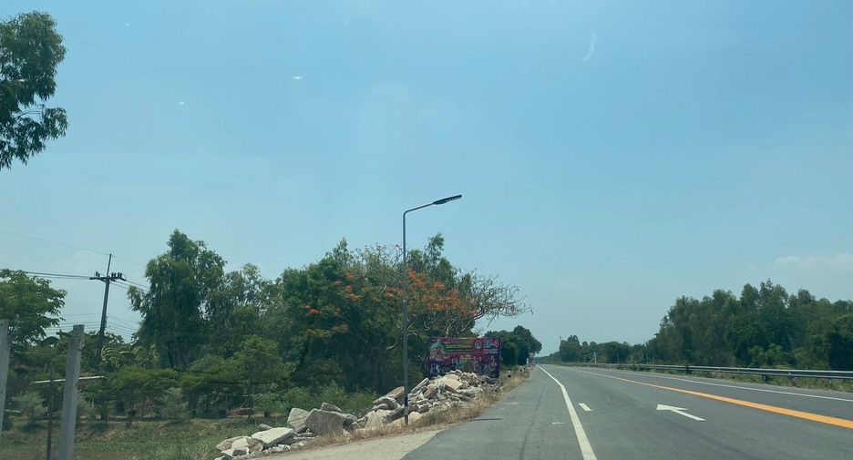 For sale land in Doem Bang Nang Buat, Suphan Buri