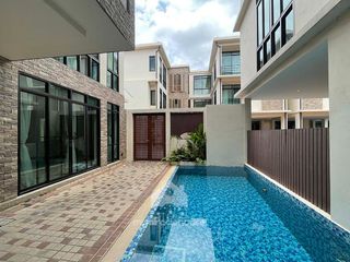 For rent 4 Beds house in Khlong Toei, Bangkok