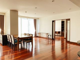 For rent 4 bedrooms condo in Pathum Wan, Bangkok