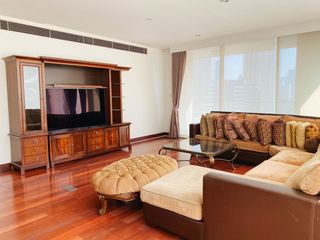 For rent 4 bedrooms condo in Pathum Wan, Bangkok