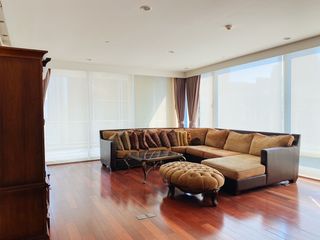 For rent 4 bedrooms condo in Pathum Wan, Bangkok