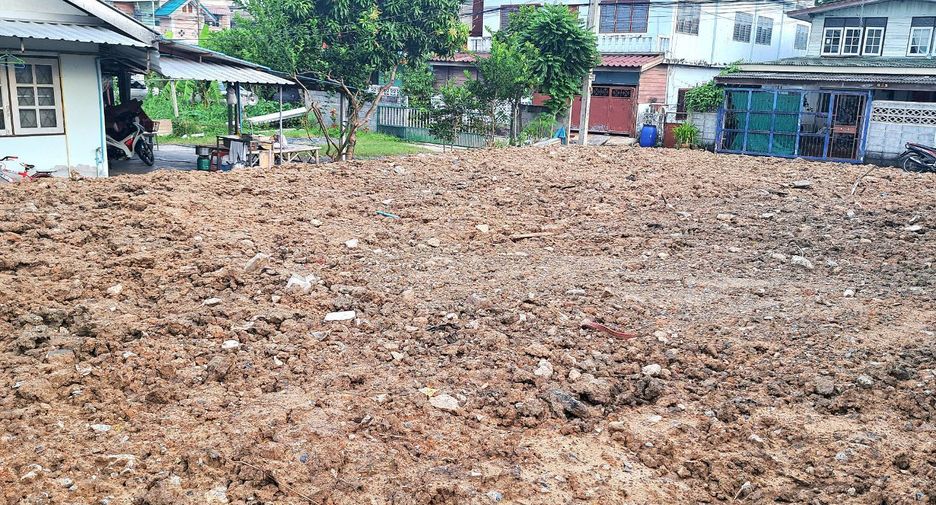 Terreno en venta en Min Buri, Bangkok