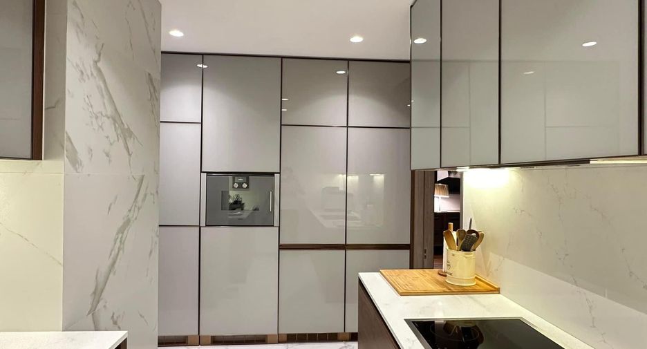 Condo en venta de 4 habitaciones en Khlong Toei, Bangkok