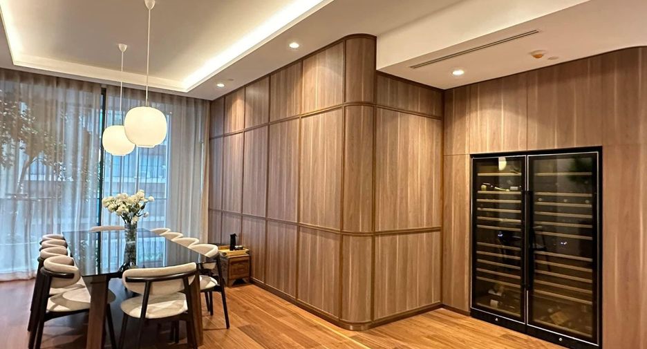 Condo en venta de 4 habitaciones en Khlong Toei, Bangkok