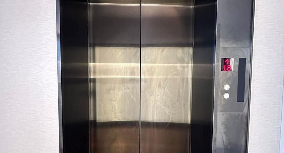 Condo en venta de 4 habitaciones en Khlong Toei, Bangkok