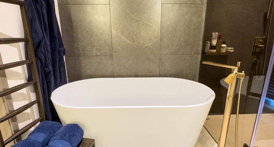 Condo en venta de 4 habitaciones en Khlong Toei, Bangkok