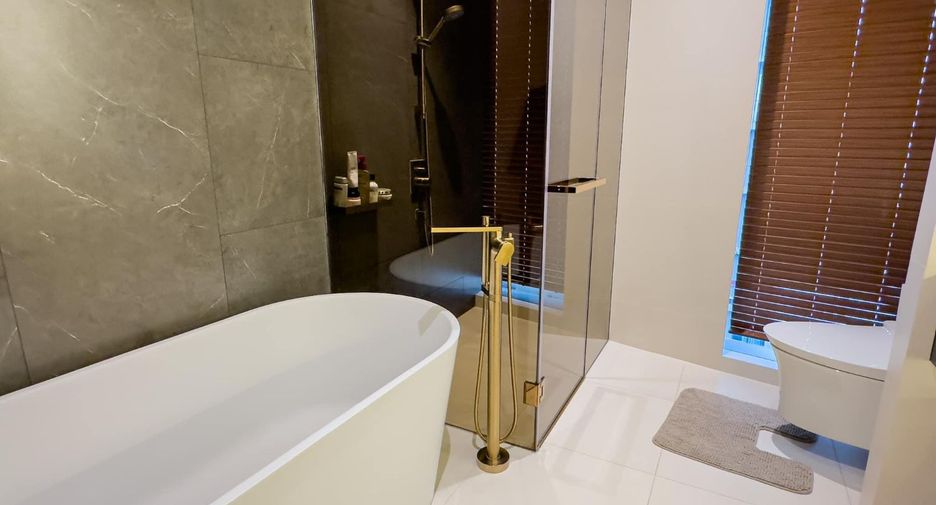 Condo en venta de 4 habitaciones en Khlong Toei, Bangkok
